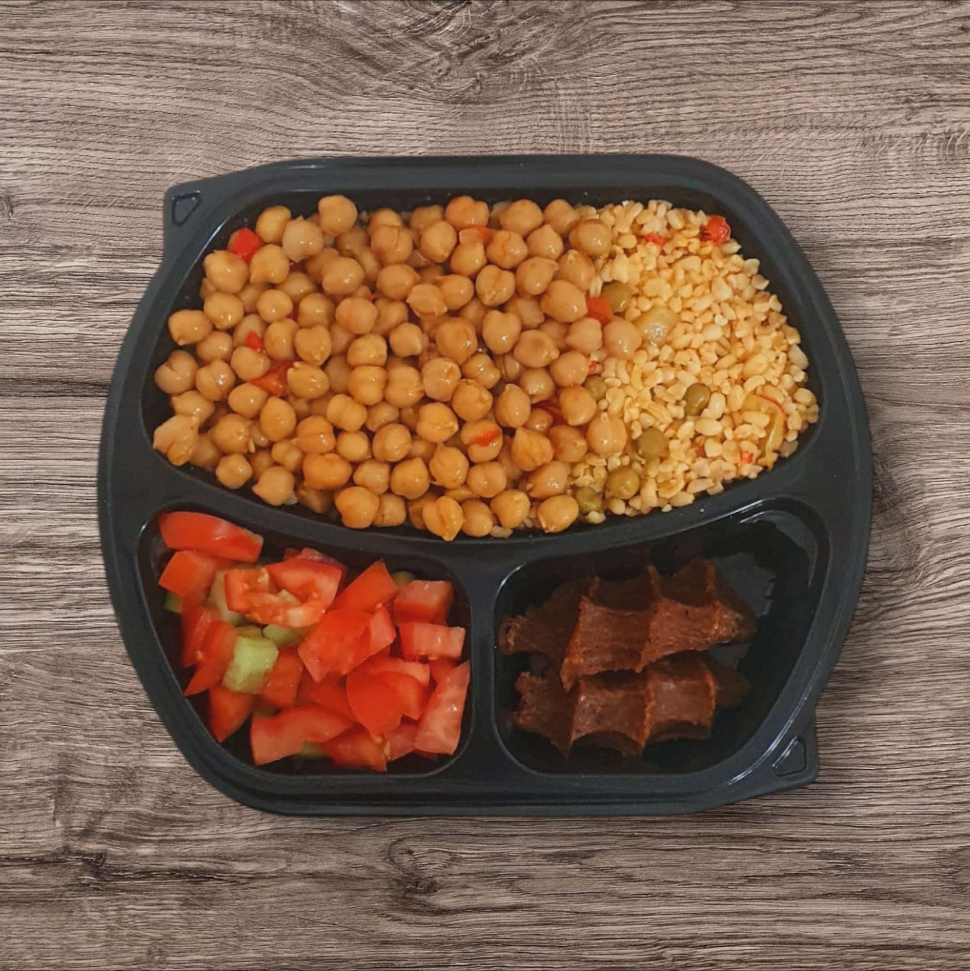 BULGUR PİLAVI ÜSTÜ NOHUT